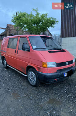 Вантажний фургон Volkswagen Transporter 2001 в Іршаві