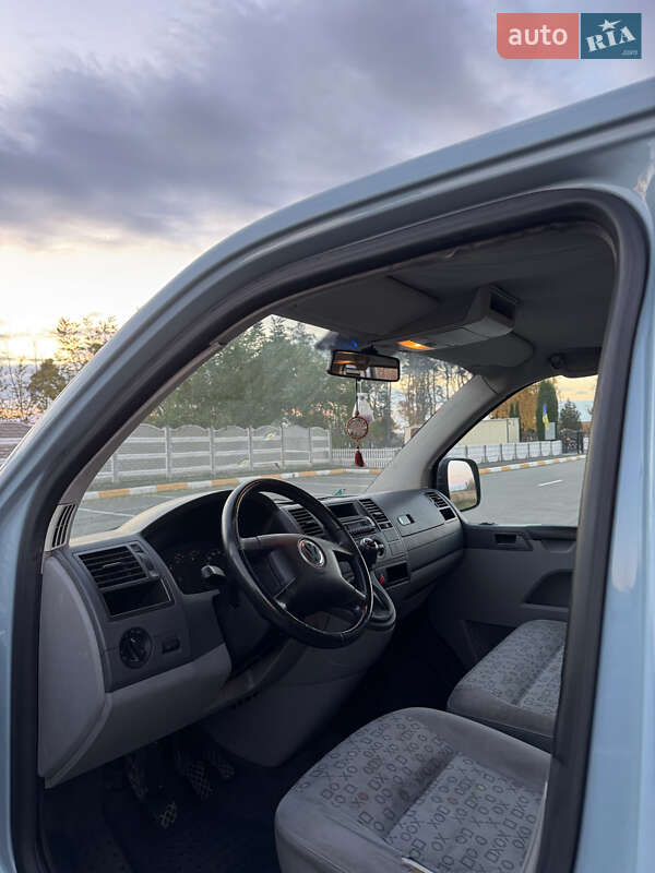 Минивэн Volkswagen Transporter 2006 в Софиевской Борщаговке