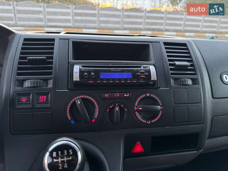 Минивэн Volkswagen Transporter 2006 в Софиевской Борщаговке