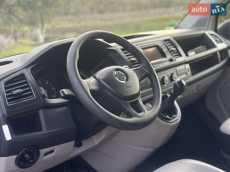 Вантажний фургон Volkswagen Transporter 2016 в Дубні фото 22 Вантажний фургон Volkswagen Transporter 2016 в Дубні