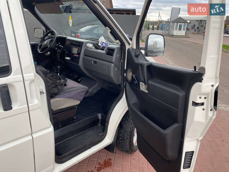 Мінівен Volkswagen Transporter 1998 в Сарнах фото 4 Мінівен Volkswagen Transporter 1998 в Сарнах