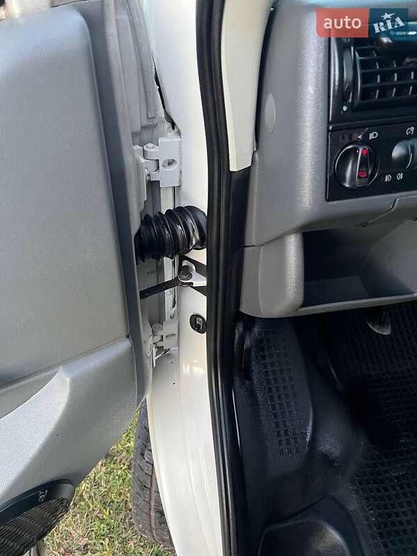 Мінівен Volkswagen Transporter 2001 в Рівному фото 28 Мінівен Volkswagen Transporter 2001 в Рівному