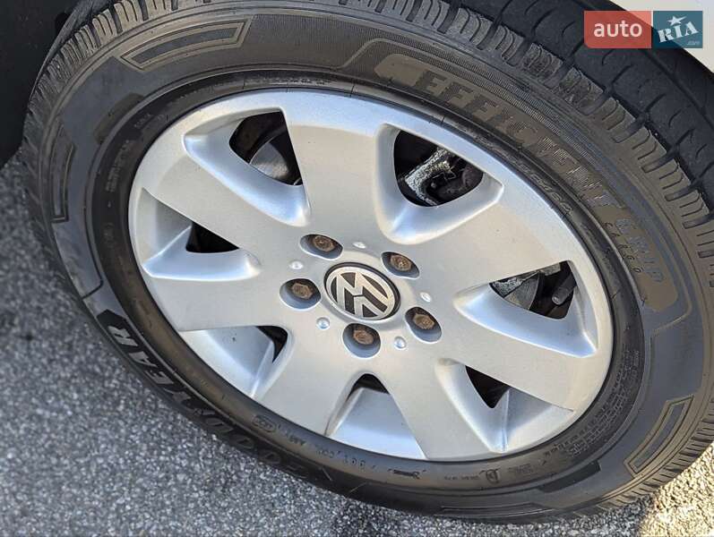 Мінівен Volkswagen Transporter 2004 в Києві