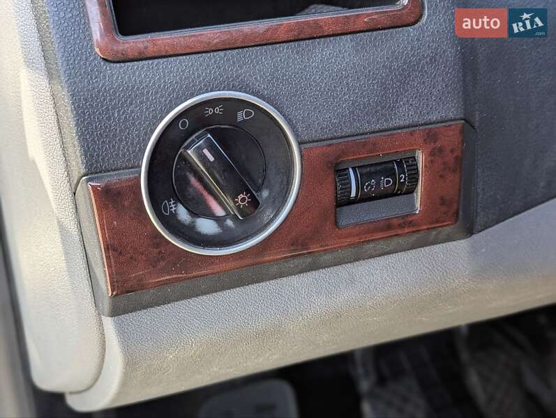 Мінівен Volkswagen Transporter 2004 в Києві