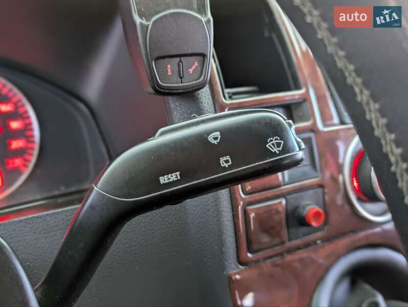 Мінівен Volkswagen Transporter 2004 в Києві