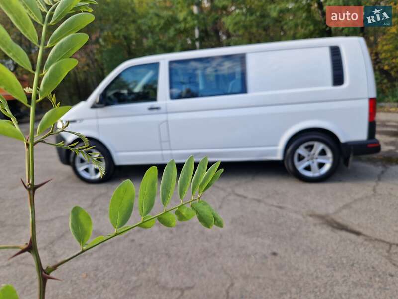 Мінівен Volkswagen Transporter 2021 в Києві