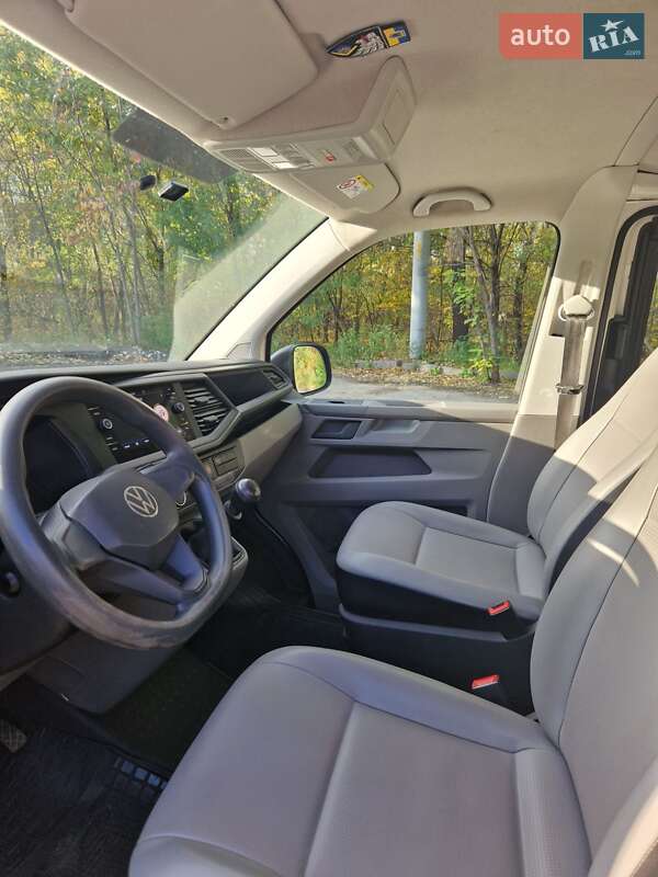 Мінівен Volkswagen Transporter 2021 в Києві