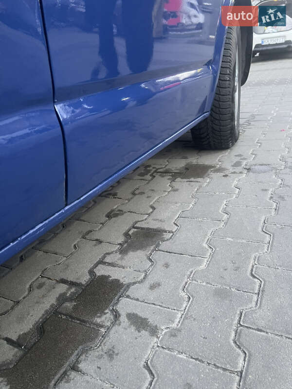 Минивэн Volkswagen Transporter 2006 в Киеве