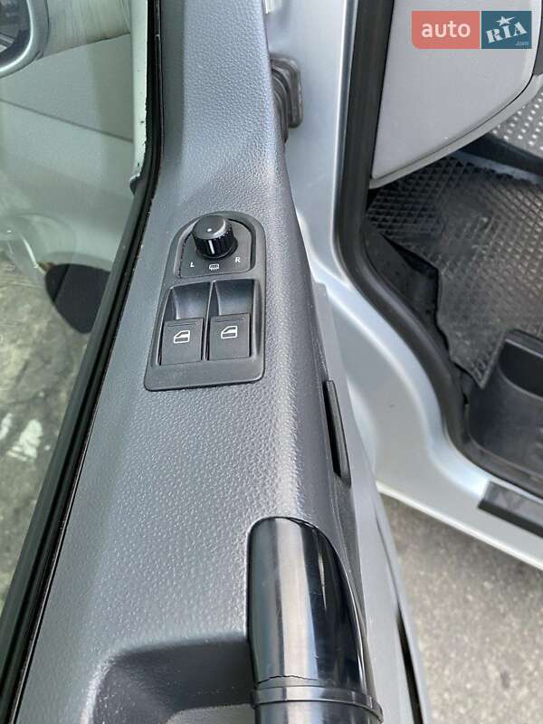 Мінівен Volkswagen Transporter 2006 в Києві фото 14 Мінівен Volkswagen Transporter 2006 в Києві