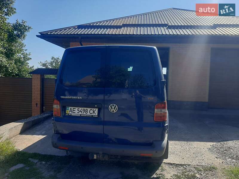 Вантажний фургон Volkswagen Transporter 2006 в Кривому Розі