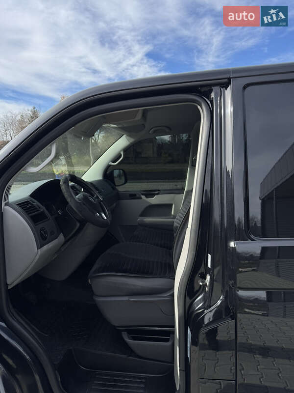 Грузовой фургон Volkswagen Transporter 2013 в Врадиевке