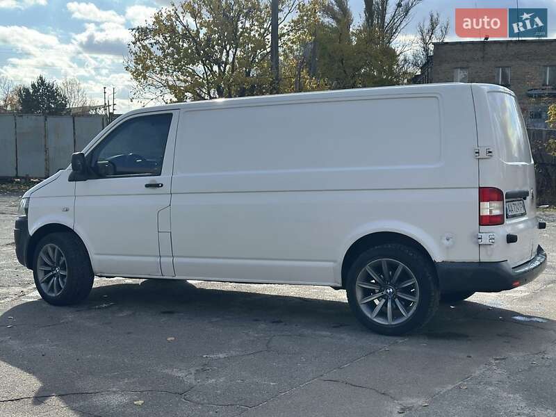 Вантажний фургон Volkswagen Transporter 2013 в Києві