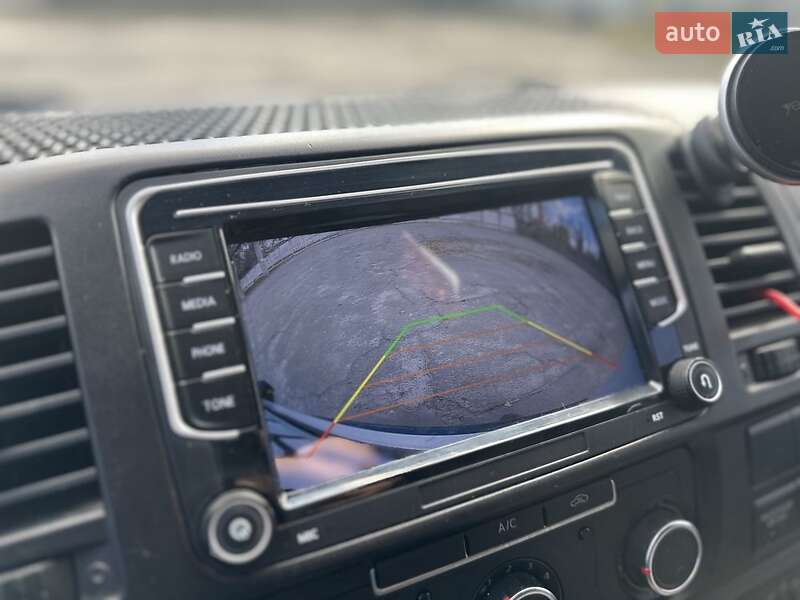 Вантажний фургон Volkswagen Transporter 2013 в Києві