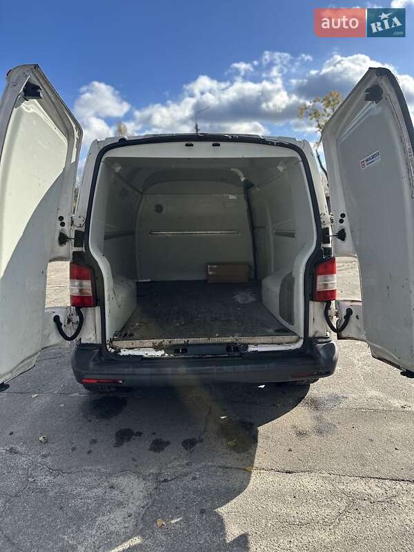 Вантажний фургон Volkswagen Transporter 2013 в Києві