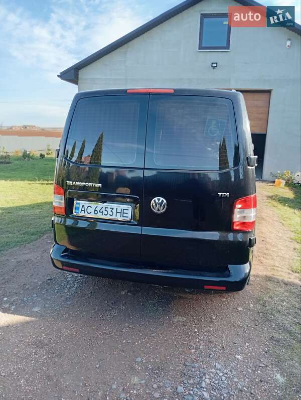 Минивэн Volkswagen Transporter 2010 в Нововолынске