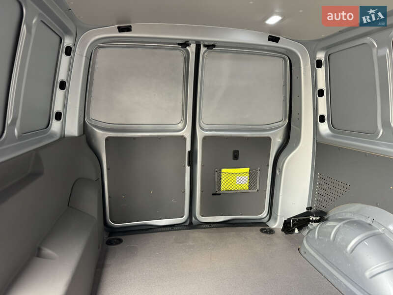 Грузовой фургон Volkswagen Transporter 2021 в Киеве фото 35 Грузовой фургон Volkswagen Transporter 2021 в Киеве