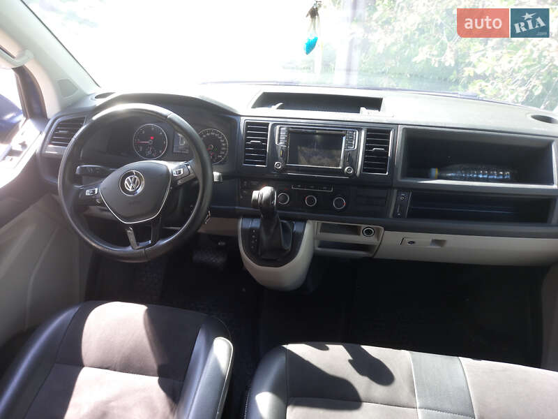 Мінівен Volkswagen Transporter 2015 в Чернівцях