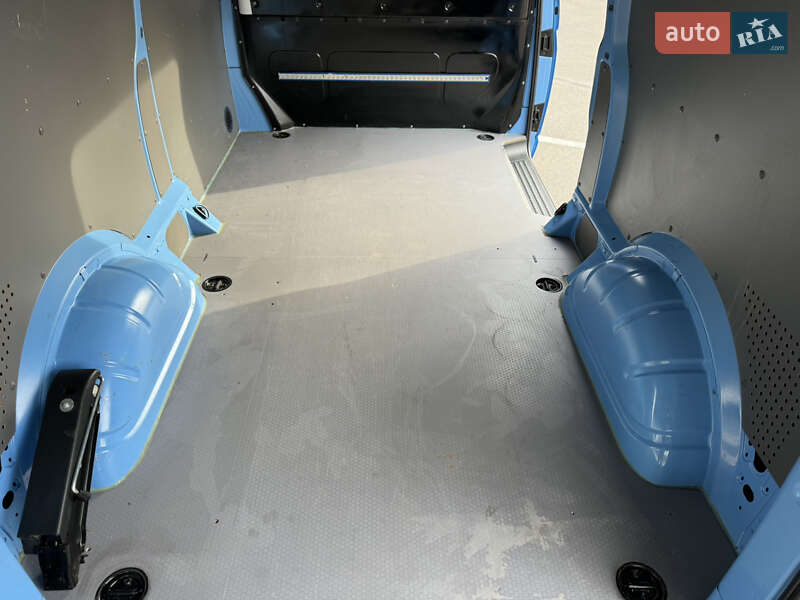 Грузовой фургон Volkswagen Transporter 2021 в Киеве фото 47 Грузовой фургон Volkswagen Transporter 2021 в Киеве