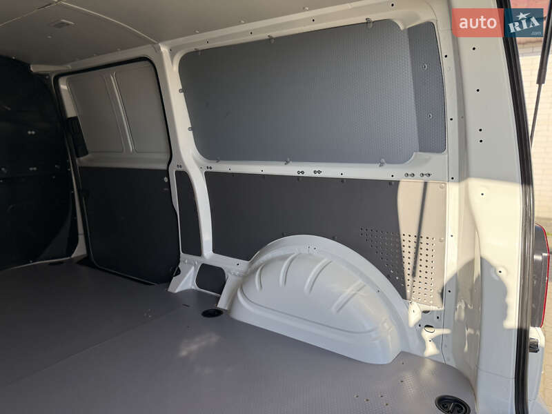 Вантажний фургон Volkswagen Transporter 2021 в Києві