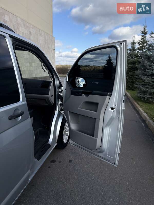 Грузовой фургон Volkswagen Transporter 2010 в Киеве