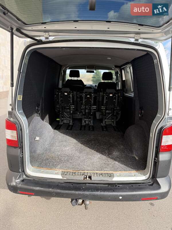 Грузовой фургон Volkswagen Transporter 2010 в Киеве