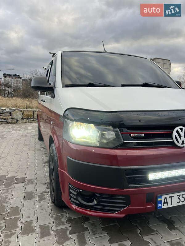 Минивэн Volkswagen Transporter 2010 в Калуше