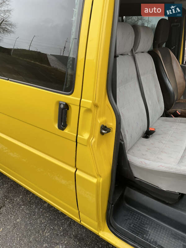 Минивэн Volkswagen Transporter 1999 в Киеве