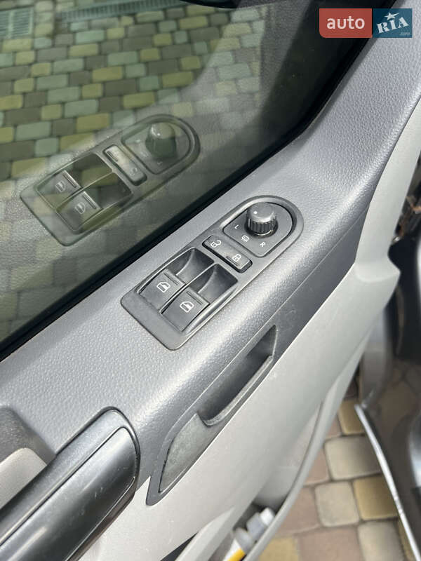 Мінівен Volkswagen Transporter 2012 в Черкасах