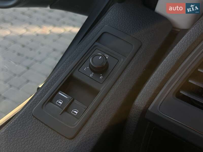 Грузовой фургон Volkswagen Transporter 2019 в Мукачево