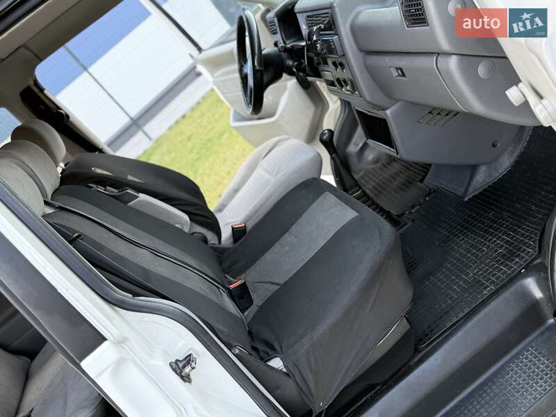 Минивэн Volkswagen Transporter 2000 в Львове