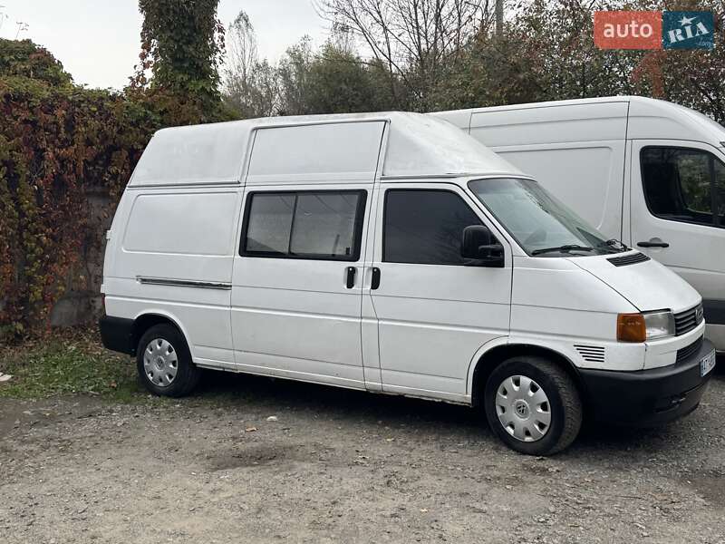 Грузовой фургон Volkswagen Transporter 2001 в Буче