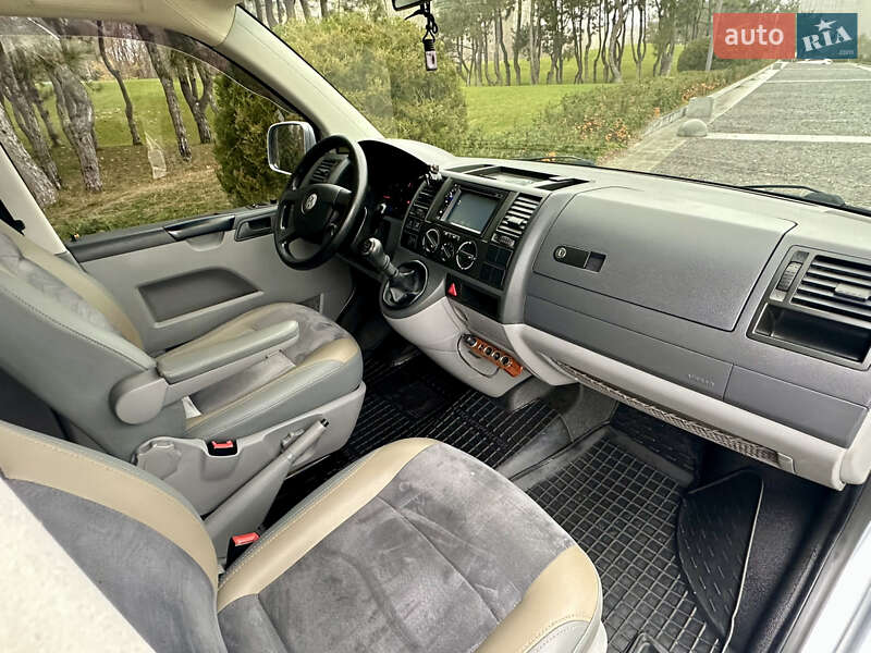 Мінівен Volkswagen Transporter 2008 в Дніпрі