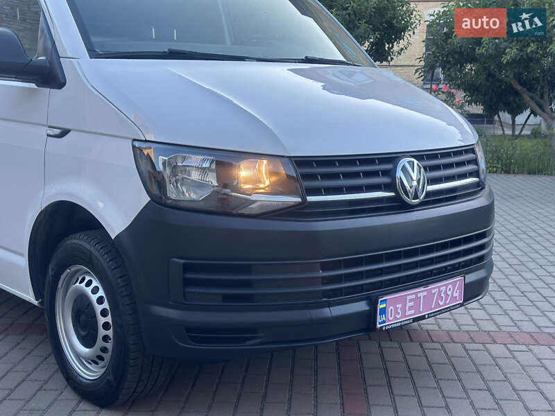 Грузовой фургон Volkswagen Transporter 2017 в Дубно