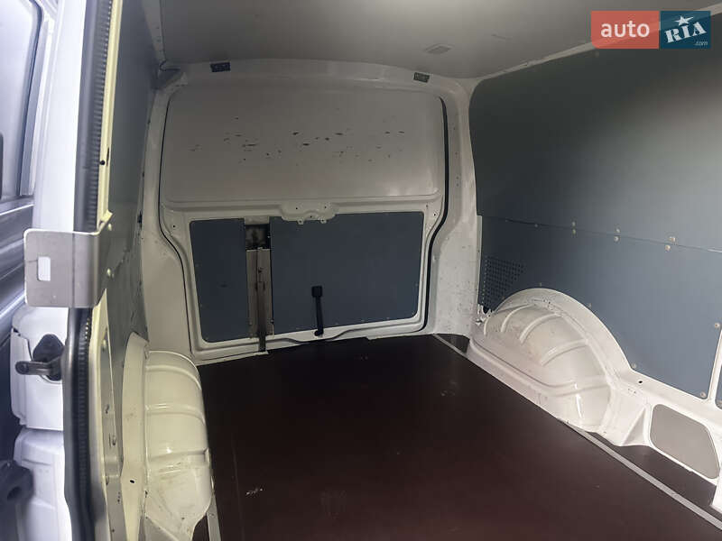 Вантажний фургон Volkswagen Transporter 2016 в Дубні