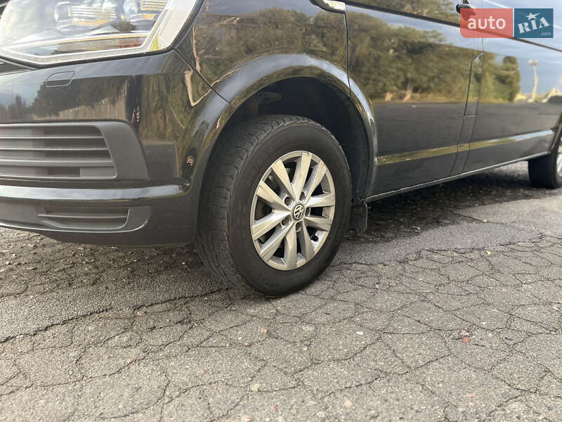 Вантажний фургон Volkswagen Transporter 2017 в Києві