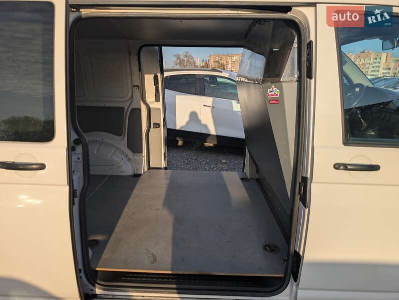 Вантажний фургон Volkswagen Transporter 2010 в Рівному фото 20 Вантажний фургон Volkswagen Transporter 2010 в Рівному