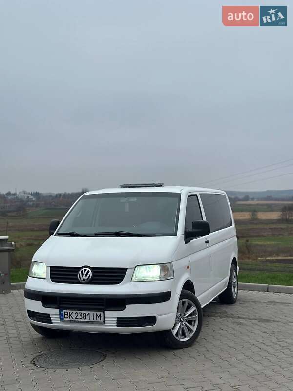 Микроавтобус Volkswagen Transporter 2003 в Шумске