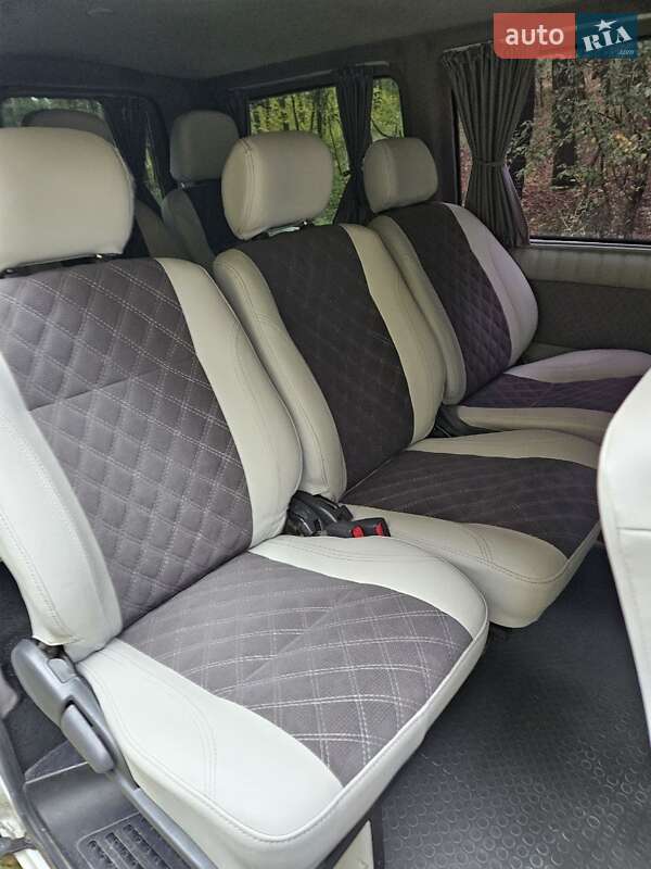 Мінівен Volkswagen Transporter 2010 в Ладижині