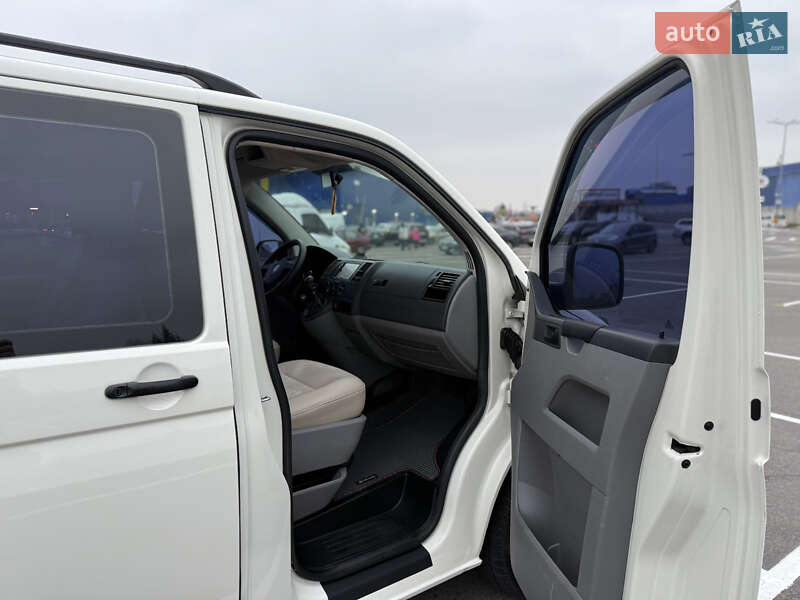 Минивэн Volkswagen Transporter 2008 в Виннице
