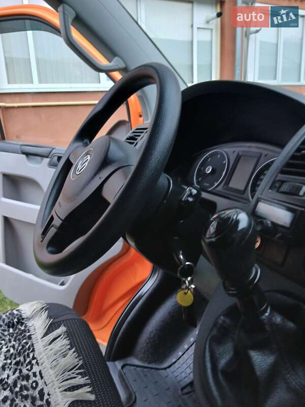 Мінівен Volkswagen Transporter 2012 в Чорткові