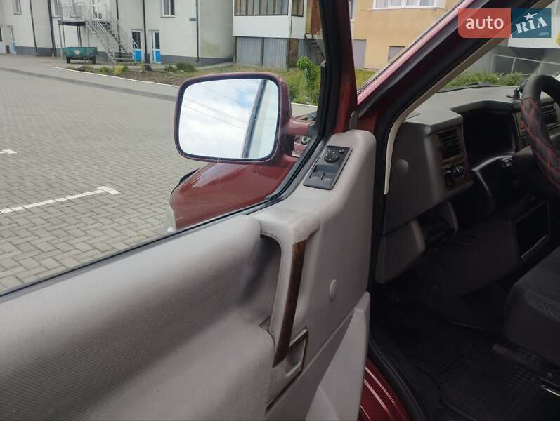 Мінівен Volkswagen Transporter 2001 в Дубні