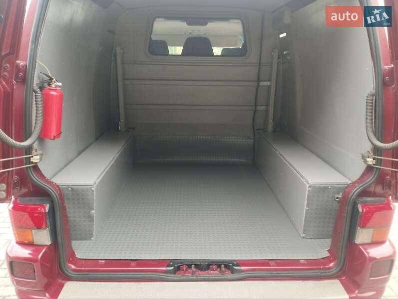 Мінівен Volkswagen Transporter 2001 в Дубні