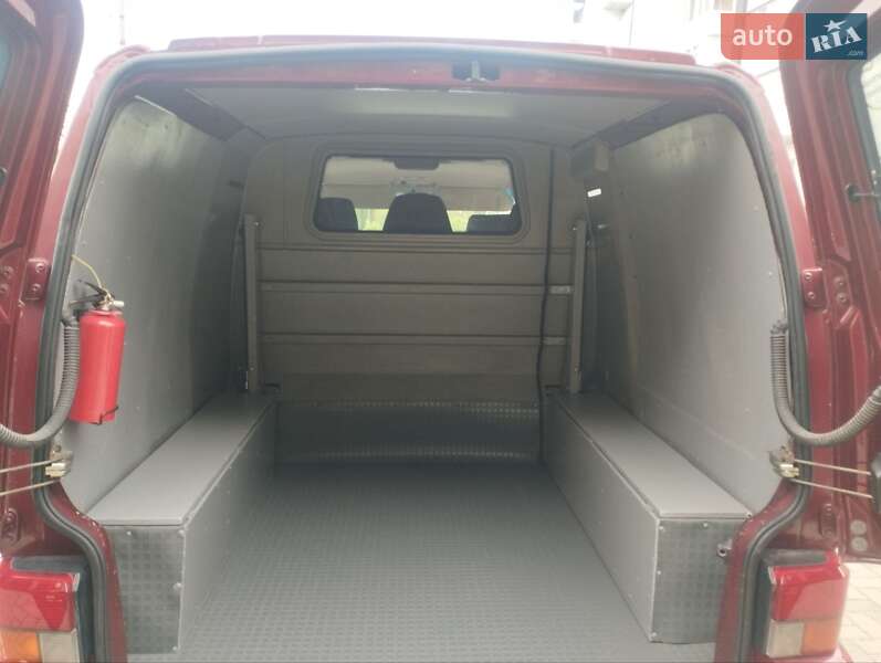Мінівен Volkswagen Transporter 2001 в Дубні