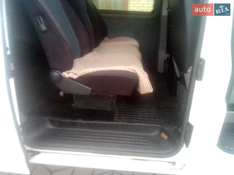 Грузопассажирский фургон Volkswagen Transporter 2006 в Баре