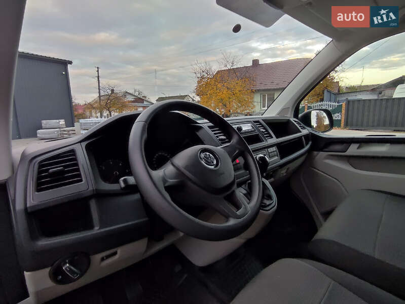Вантажний фургон Volkswagen Transporter 2018 в Дубні