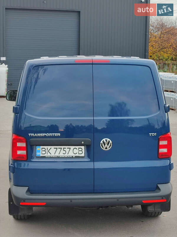 Вантажний фургон Volkswagen Transporter 2018 в Дубні