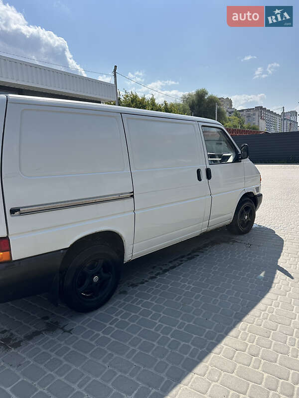 Вантажний фургон Volkswagen Transporter 1999 в Ірпені