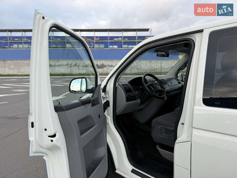 Минивэн Volkswagen Transporter 2004 в Виннице