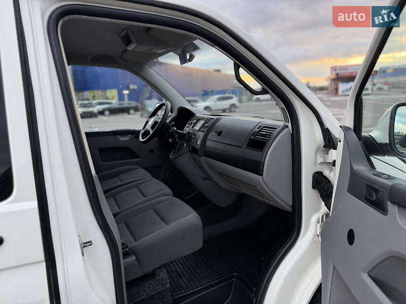 Минивэн Volkswagen Transporter 2004 в Виннице