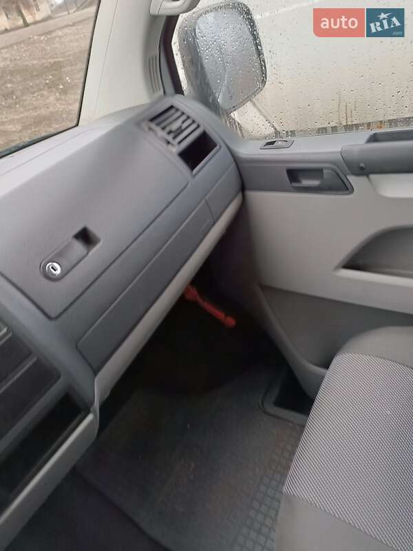 Минивэн Volkswagen Transporter 2008 в Чутове